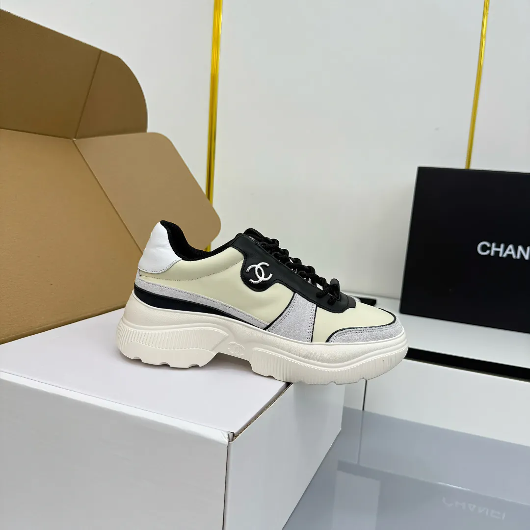 👟👟Ex-factory price 620👟👟 Chanel bread shoes ~ original calfskin panda shoes Chanel 25C latest hot style panda black and white sports shoes casual sneakers Xiaoxiang hot item classic black and white panda color coco girls must pay Fabric: original custom mixed sheepskin lining: original imported breathable mesh lining outsole: Original molded rubber + TPU combination Size: Women's 35-41